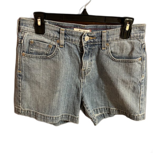 Levi's Pants - Levi’s 515 Shorts 99%‎ cotton Size 6